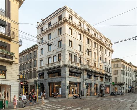 milan italy flagship stores.